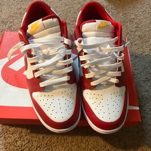 Dunk Low 'Gym Red'